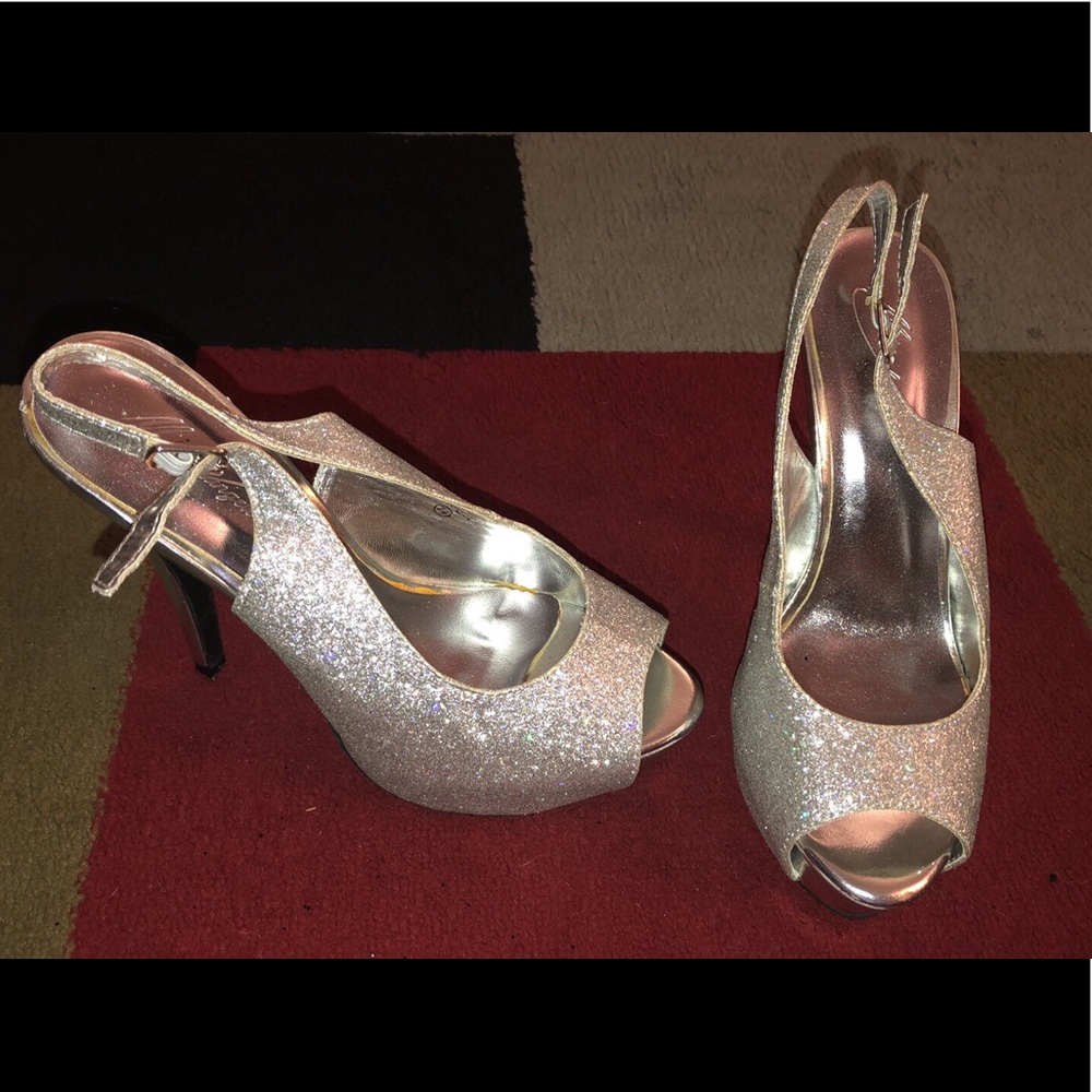 Michaelangelo heels size 7 1/2 never worn